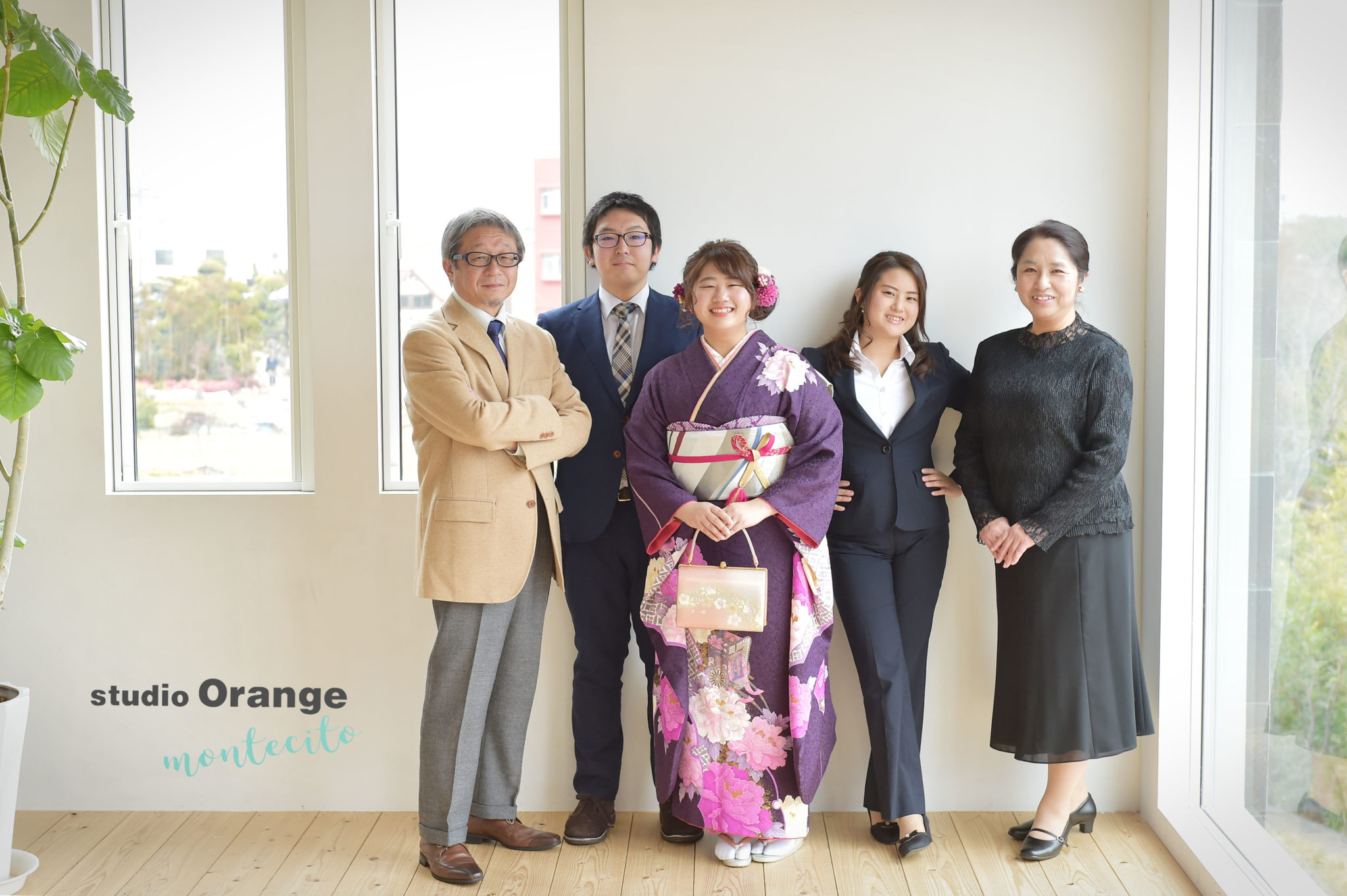 川西市から成人式記念で家族写真を