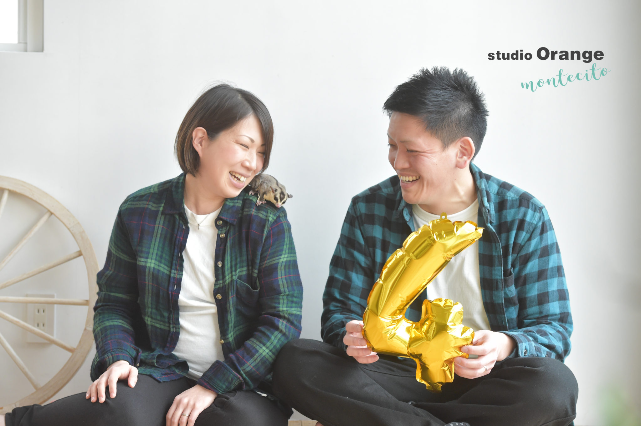 結婚４周年の家族写真はフクロモモンガと