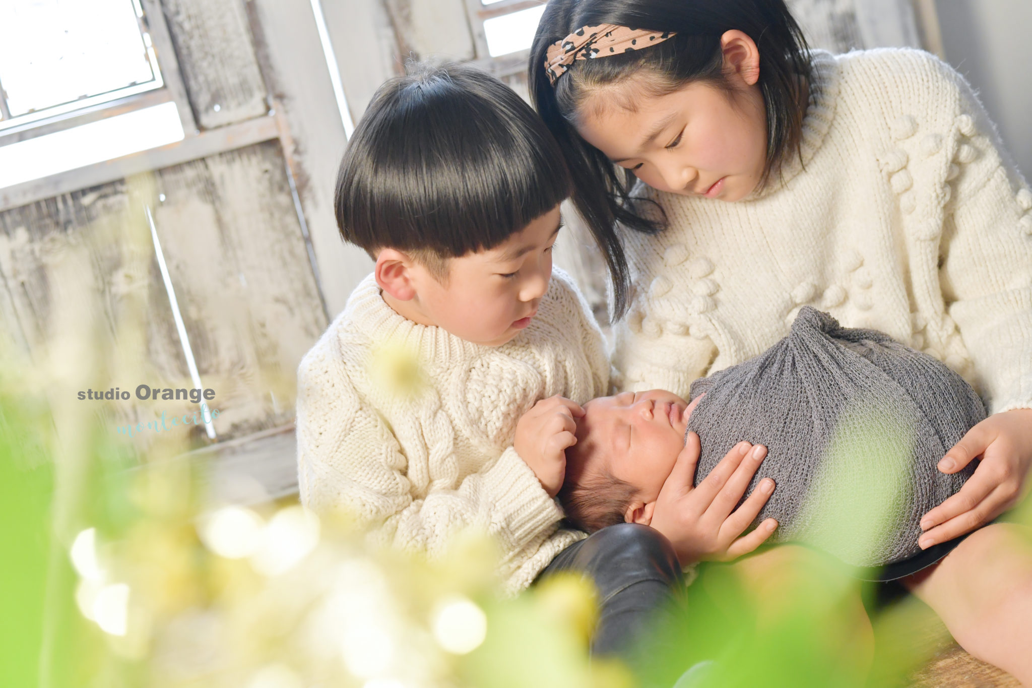 宝塚市から産まれて８日目の男の子のニューボーンフォト。