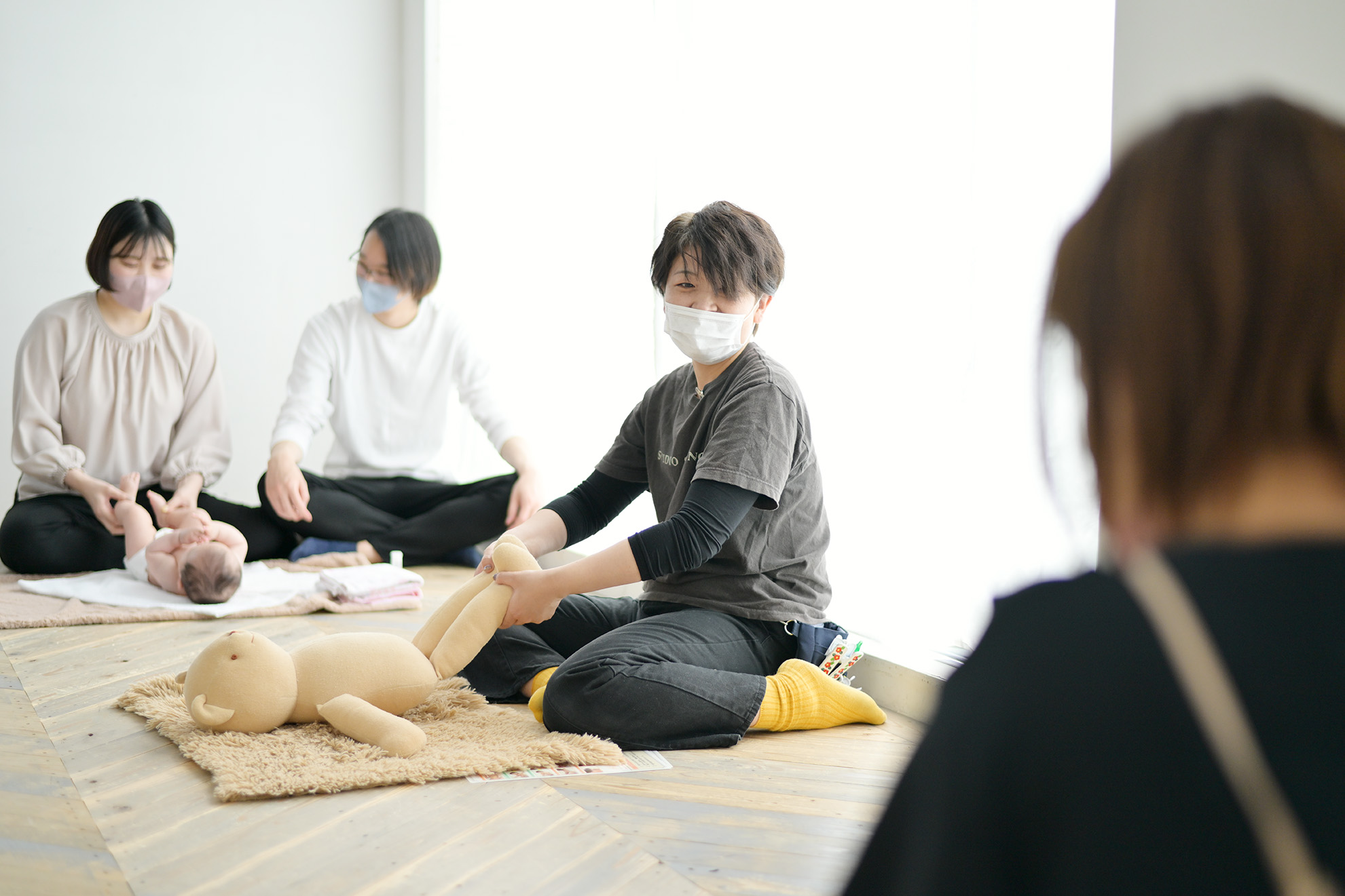 ムチムチの赤ちゃん大集合！ベビーマッサージ教室の様子をお届け！