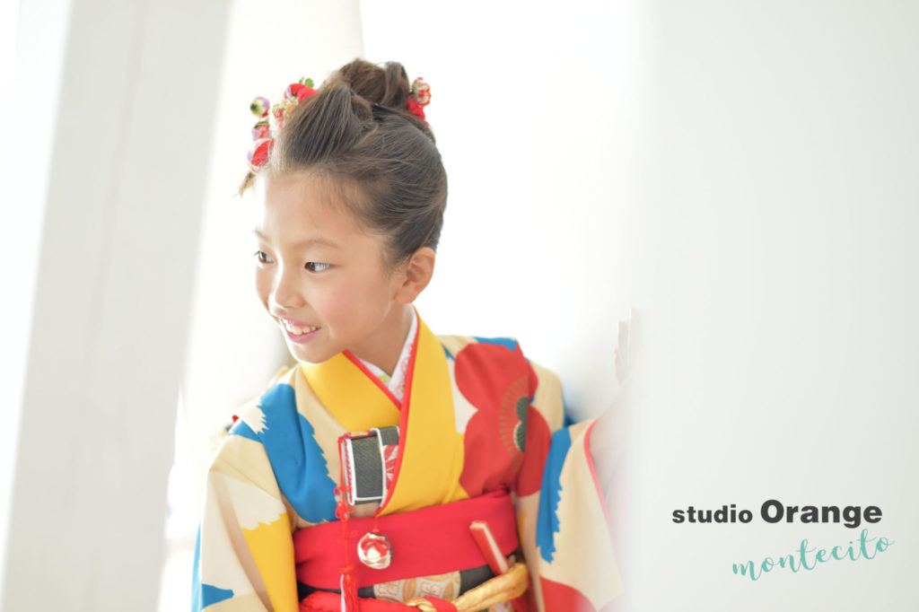 7歳の七五三はモダンな着物で 宝塚市の写真館スタジオオレンジ モンテシート 7歳の七五三はモダンな着物で 宝塚市の写真館スタジオオレンジ モンテシート