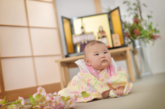 宝塚市　桃の節句　女の子　黄色の着物