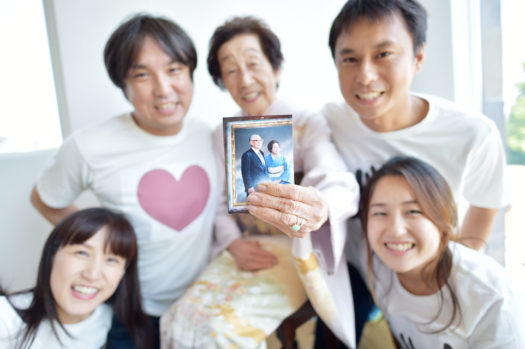 宝塚市　長寿の祝い　白寿　家族写真