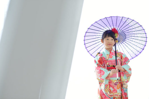 七五三　7歳女の子　緑の着物　紫の傘