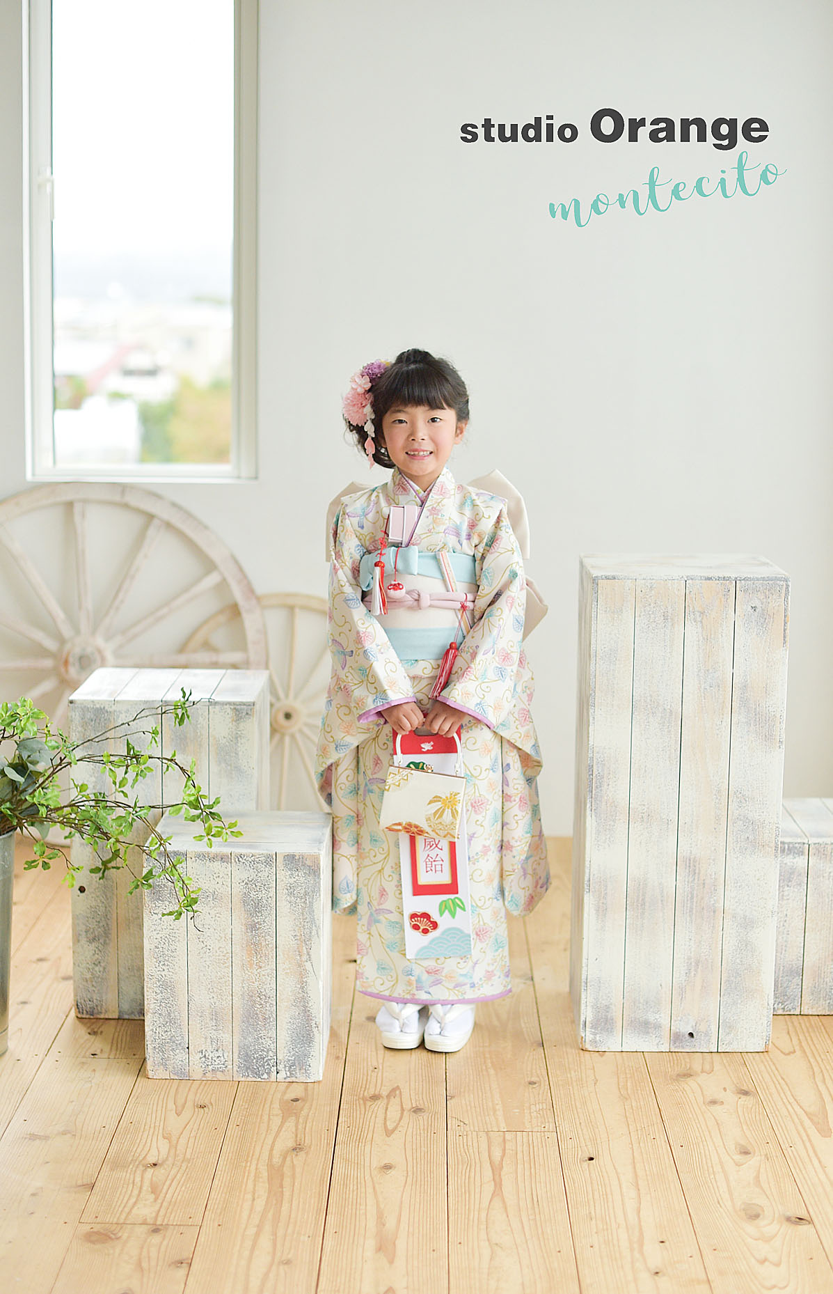 オリジナル着物で七五三前撮の7才女の子が伊丹市から | 宝塚市の写真館スタジオオレンジ・モンテシート