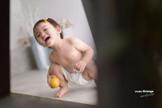 １歳　女の子　三田市　はだかんぼ　おむつカバー　いないいないばあ