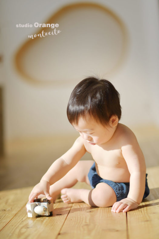 はだかんぼ　お誕生日　バースデーフォト　男の子　1歳　宝塚市　写真館　スタジオオレンジモンテシート