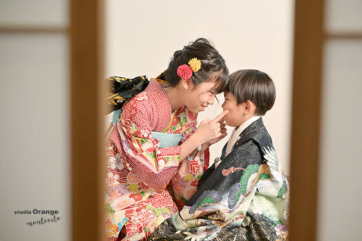 5歳男の子の七五三撮影で姉弟ショット