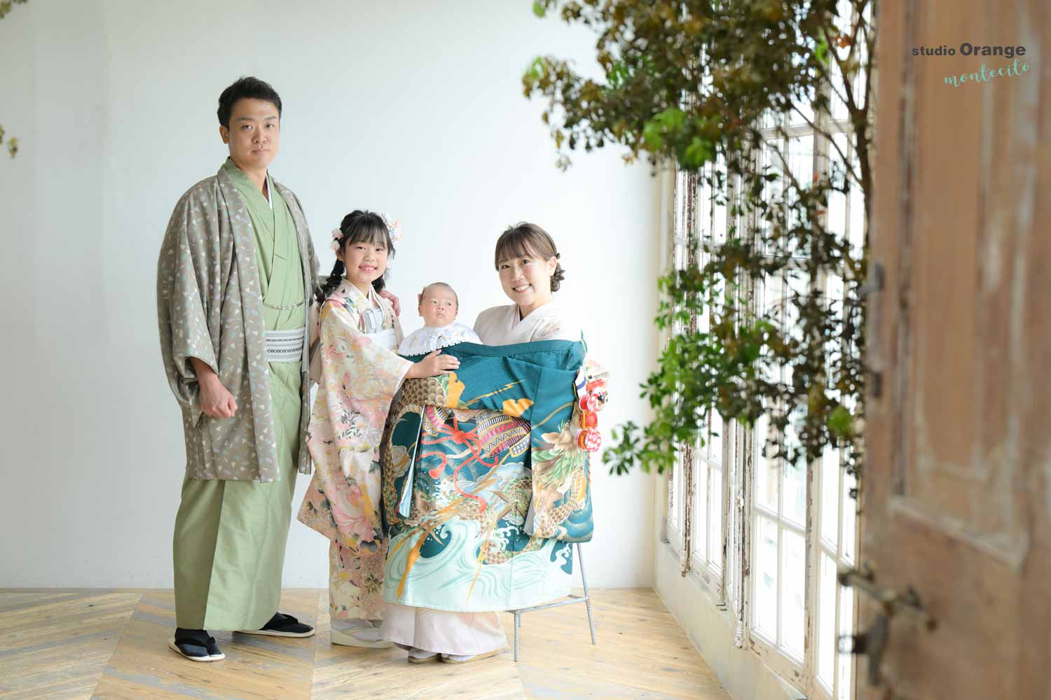 秋のお宮参り何着る？赤ちゃんとパパ・ママの服装紹介